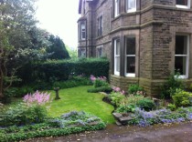 2 bedroom ground floor flat with garden in Buxton Derbyshire